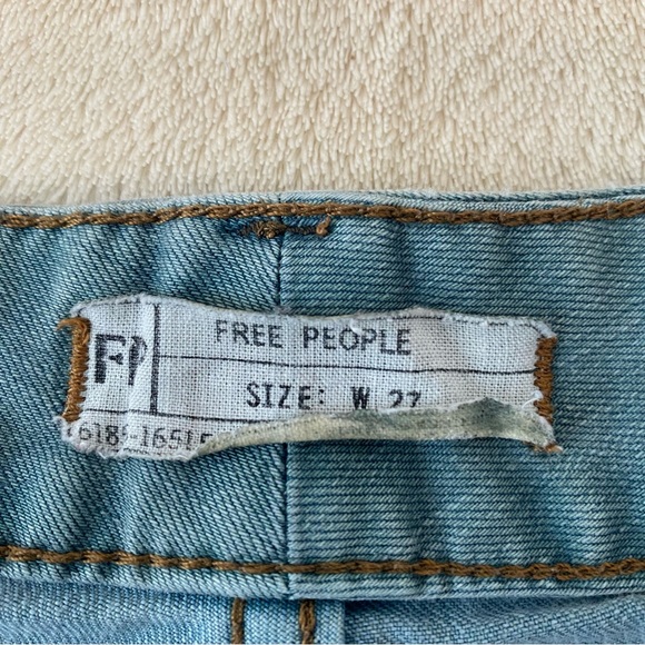a1983-B3 - Free People - Size 27 Woman Bottoms ~ Jeans & Blue Color, Green - Picture 4 of 11
